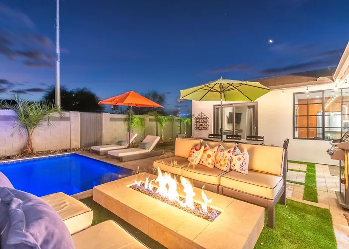 New Desert Bloom With Pool & Game * Scottsdale