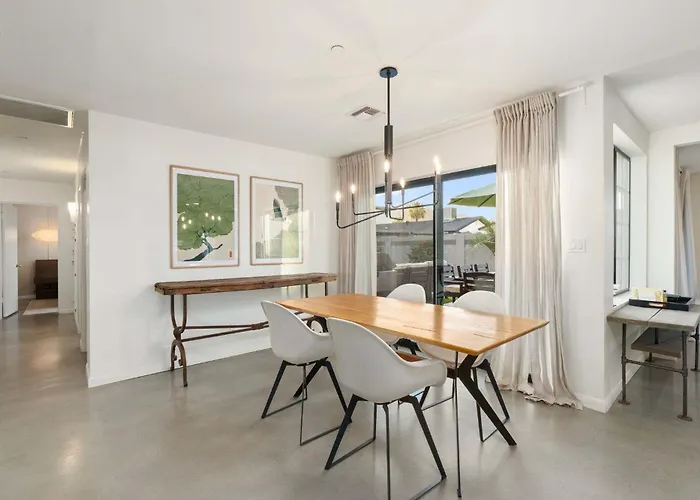 Casa vacanze New Desert Bloom With Pool & Game *