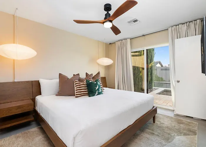 New Desert Bloom With Pool & Game * Scottsdale