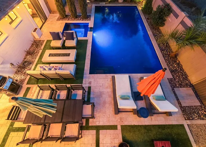 New Desert Bloom With Pool & Game Casa vacanze *