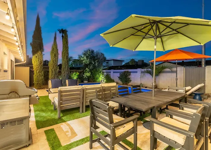 New Desert Bloom With Pool & Game